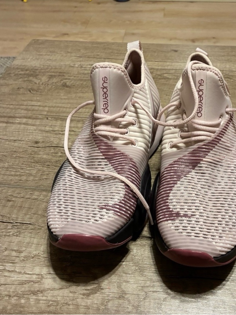 Nike Women’s Light Pink and Burgundy Athletic Training Shoes - Picture 6 of 9